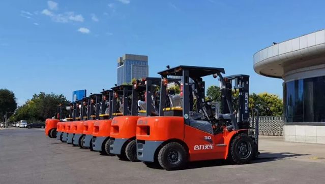 合力叉車在汽車制造行業的典型應用